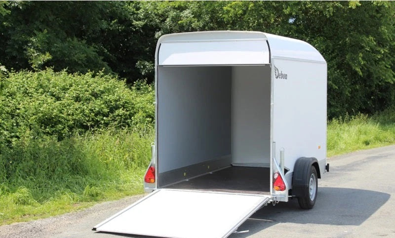 Reboque Debon Roadster 300 Van