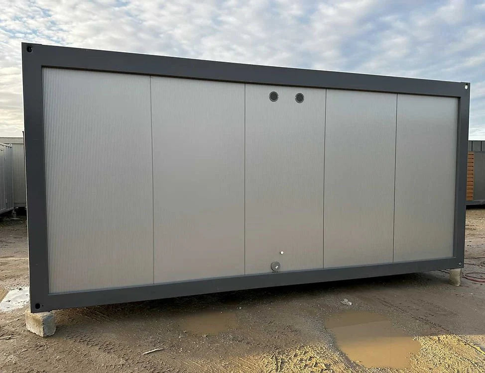 Contentor sanitário 3x6 – 6 chuveiros, 2 lavatórios, esquentador de 300 litros