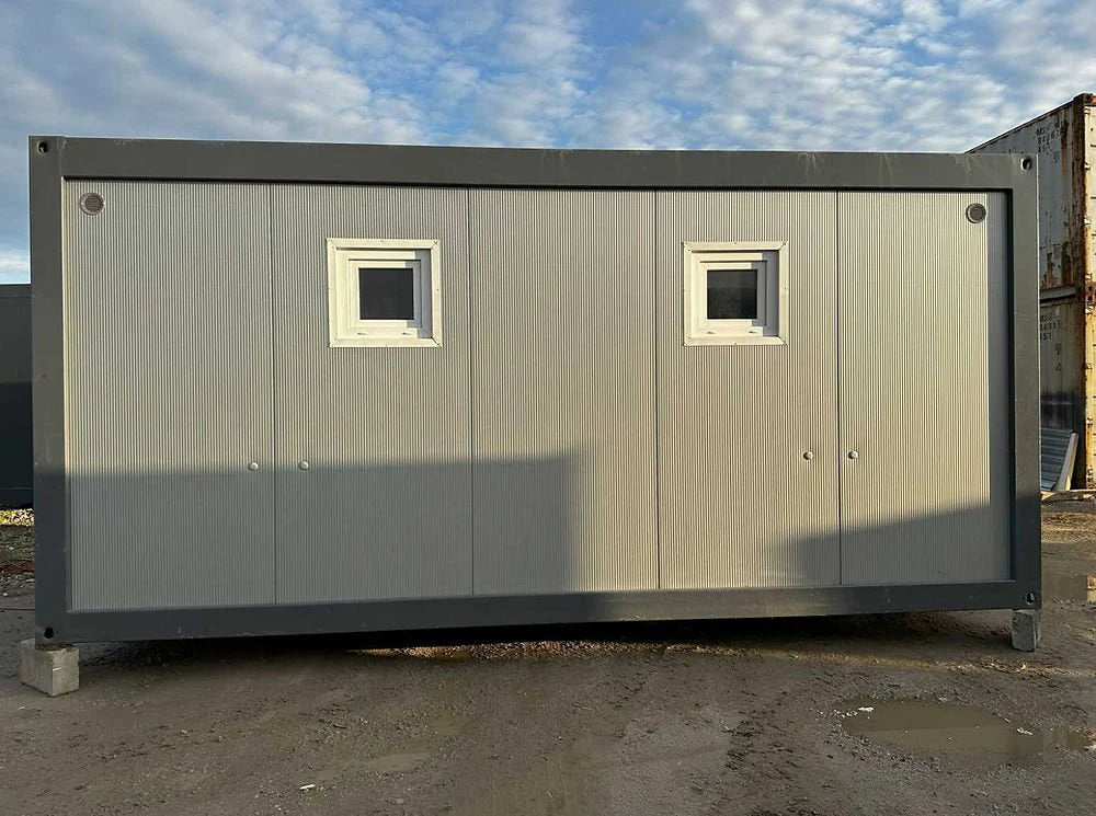 Contentor sanitário 3x6 – 6 chuveiros, 2 lavatórios, esquentador de 300 litros